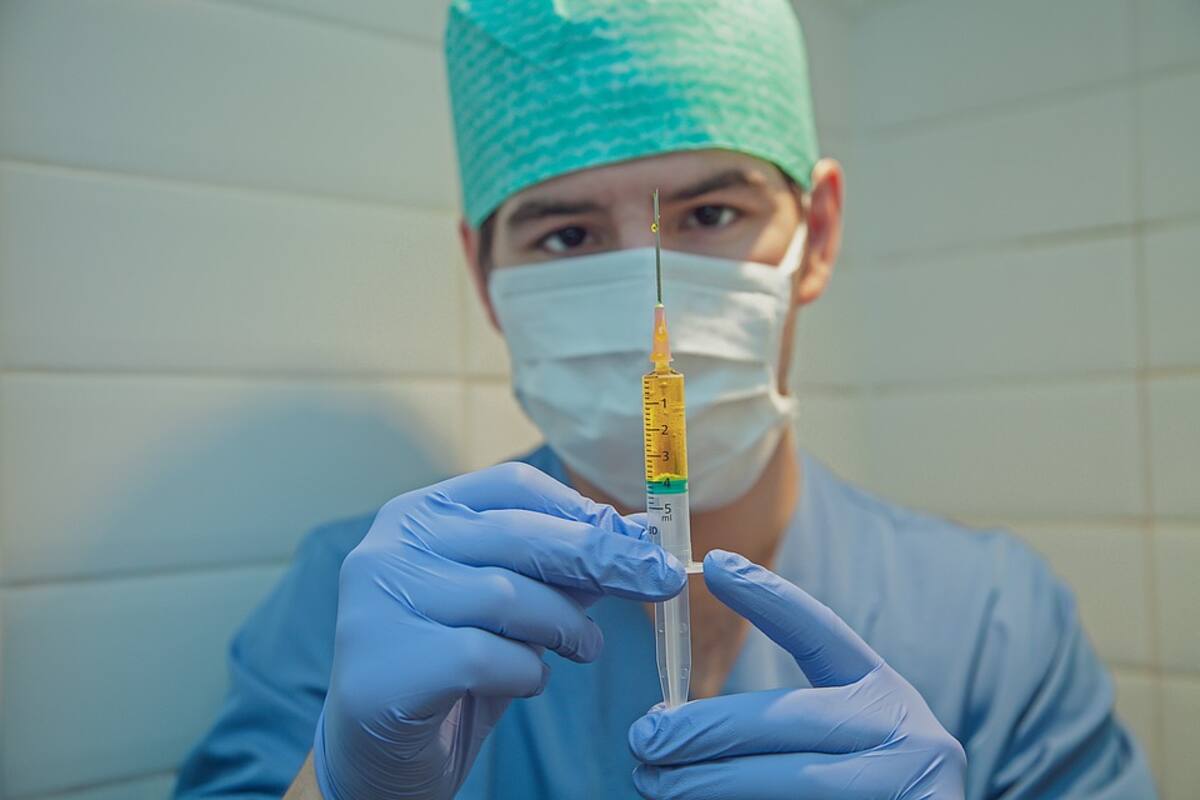 Error de fabricación pone en duda eficacia de vacuna contra Covid-19 de AstraZeneca