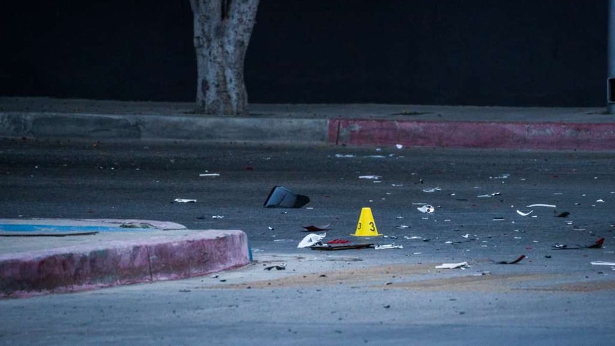 Muere un paramédico del CRUM de 23 años tras chocar su moto contra un tráiler en Hermosillo