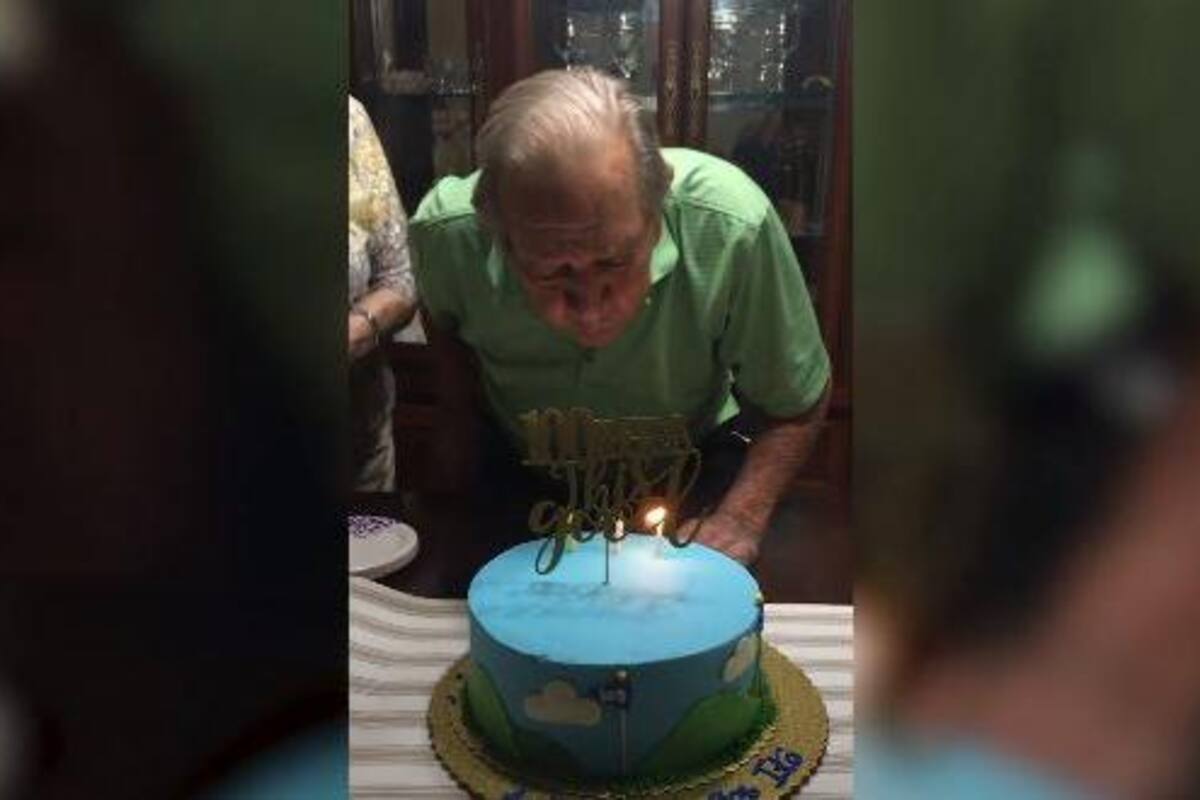 VIDEO: Abuelo sopla las velas de su pastel con careta facial puesta