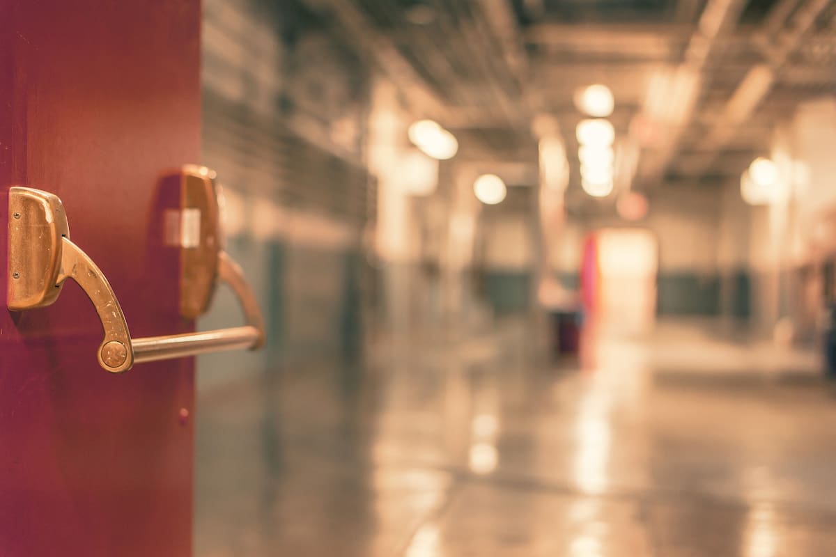 Investigan a hospital en Australia por mandar a hombre a la morgue todavía vivo