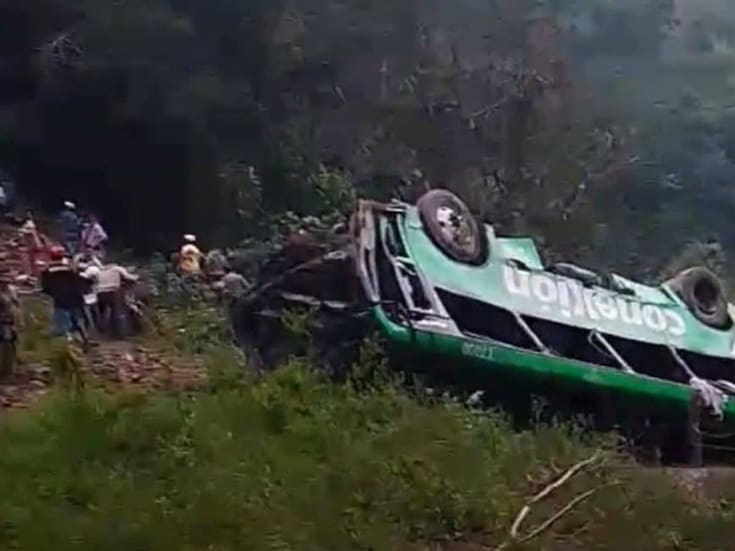 Accidente de autobús en Zontecomatlán, Veracruz, deja ocho muertos y 19 lesionados este 24 de diciembre