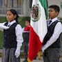 Los mejores promedios dejarán de asegurar un lugar en la escolta escolar, donde la SEP aplicará un sistema rotativo para que alumnos de distintos grupos participen en los honores a la bandera