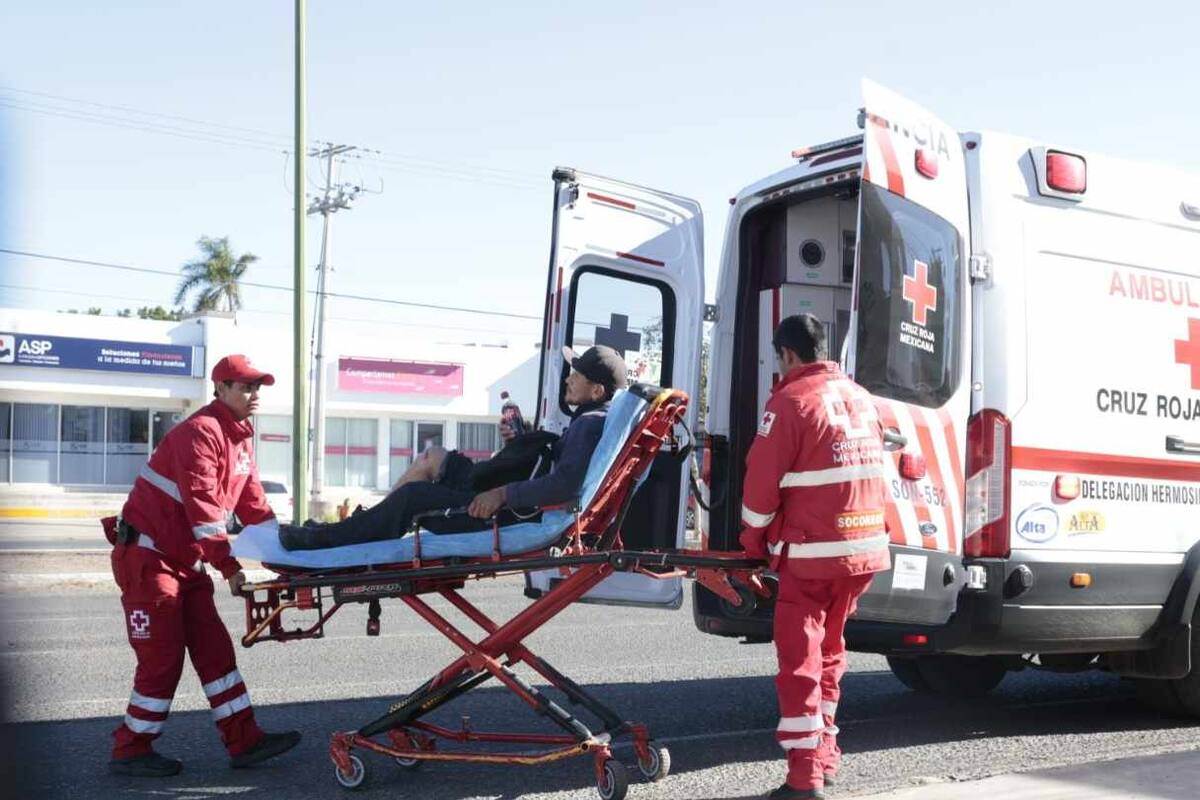 Ciclista resulta con lesiones tras ser arrollado por un vehículo en Hermosillo