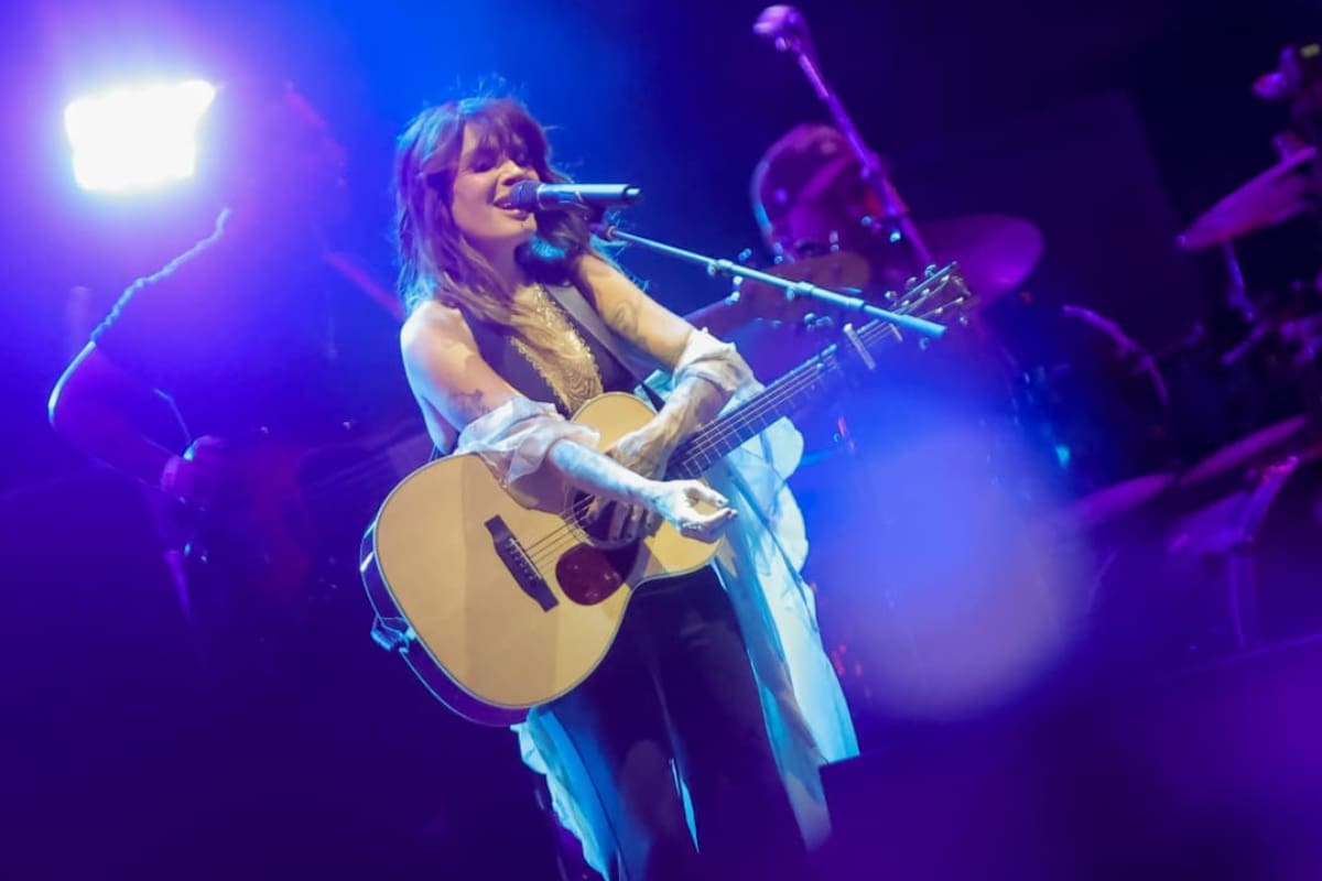 Kany García agradece a Carín León en su segunda noche en La Cura Fest: “A Carín le debo muchas cosas”