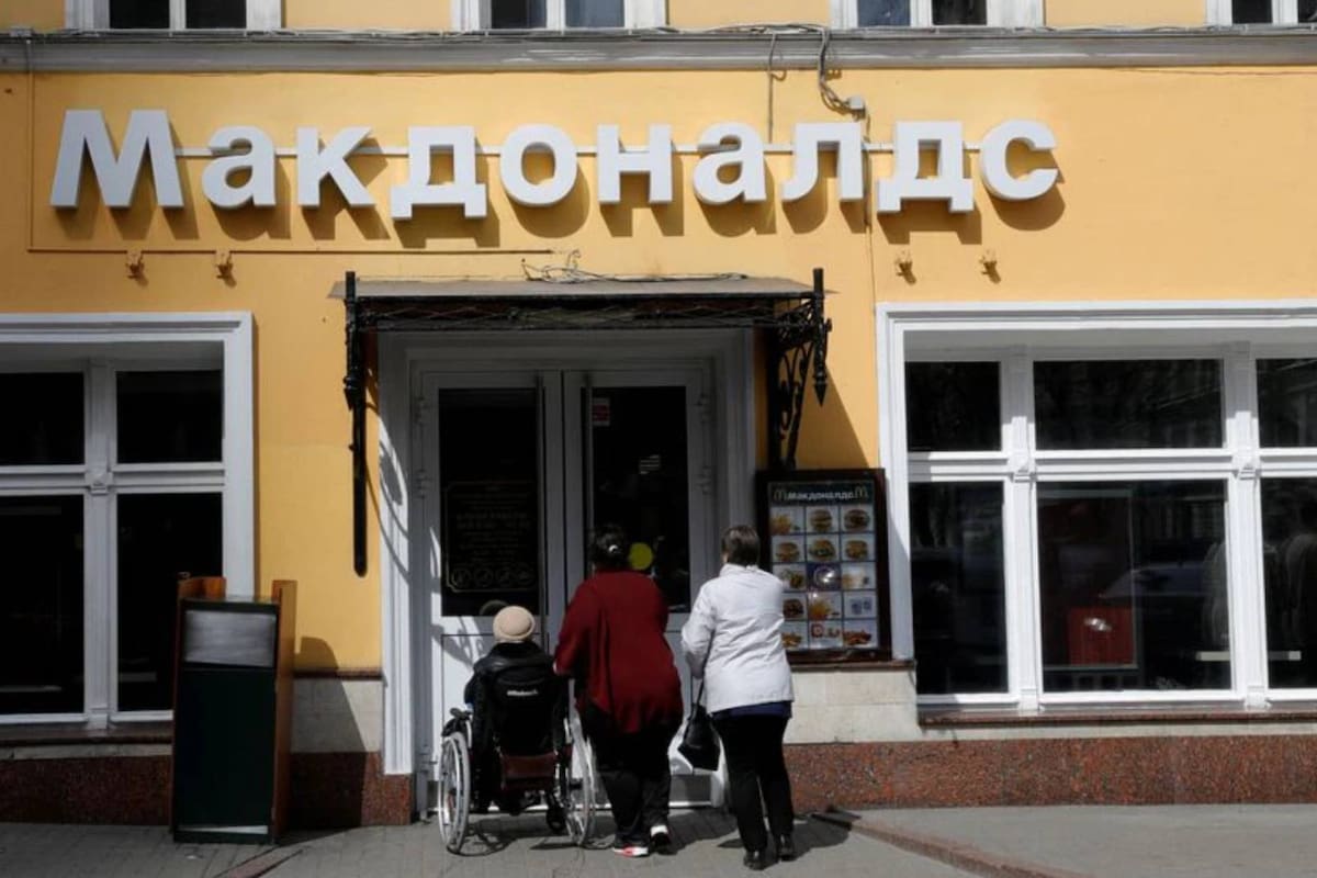McDonald's cerrará temporalmente sus restaurantes en Rusia; seguirá pagando a empleados