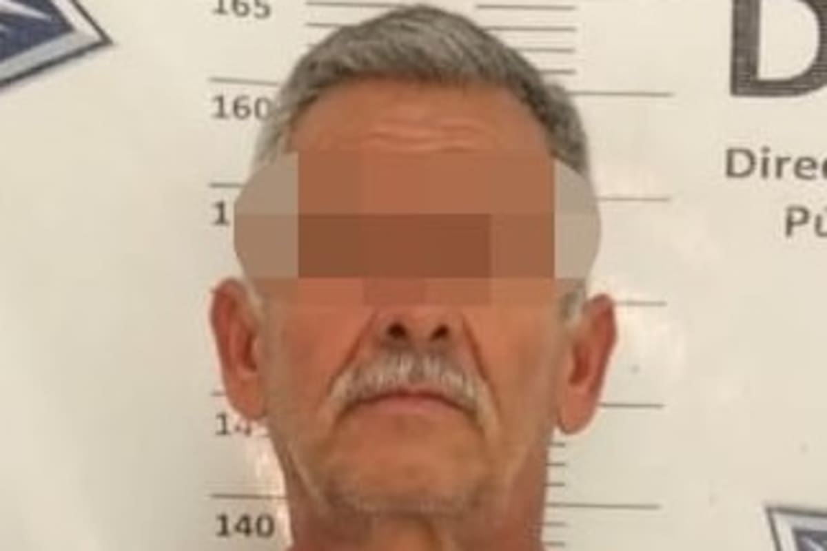 Lo sorprenden con navaja y resultó tener orden de aprehensión activa