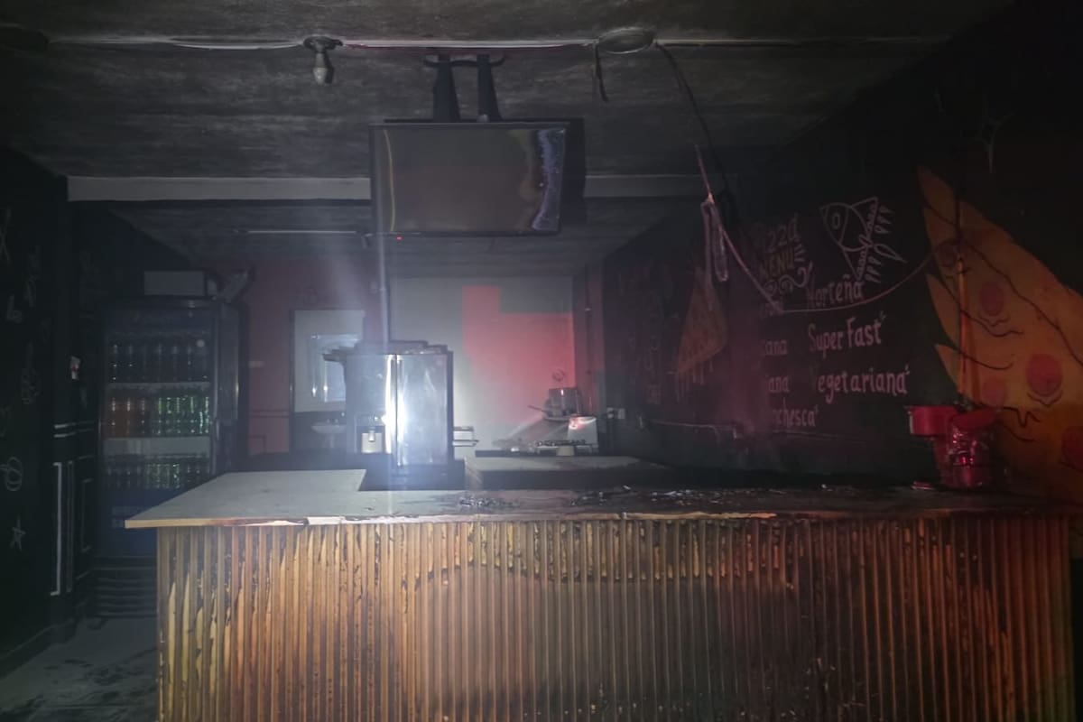 Incendian negocio de pizzas en Rosarito; investigan posible ataque intencional