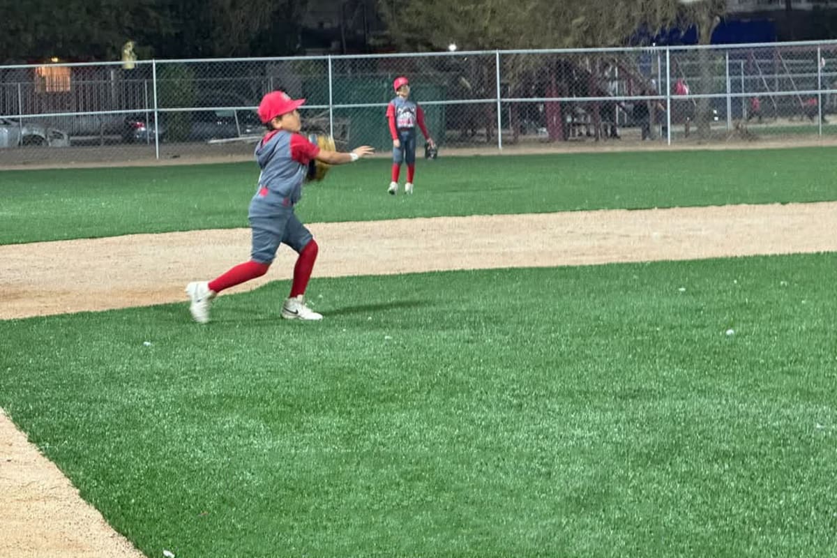 Mayos se pone arriba en las semifinales