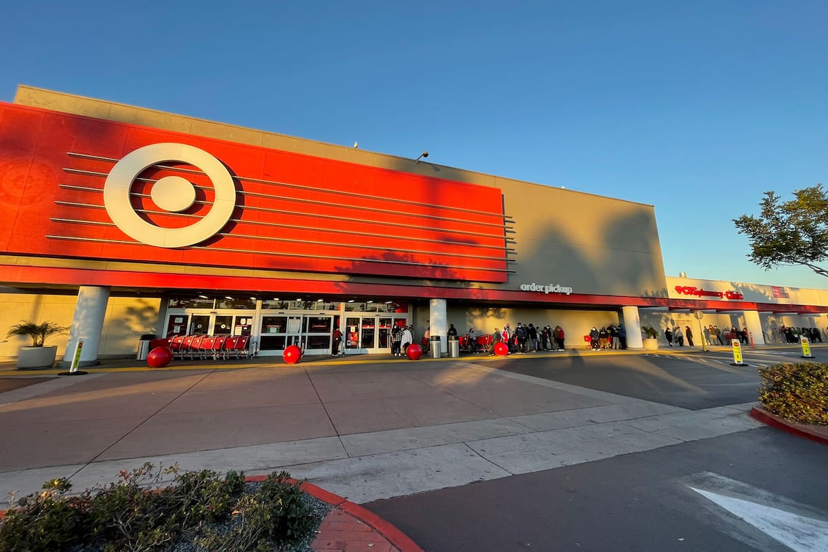 Regresan las largas filas del 'Black Friday' a Chula Vista