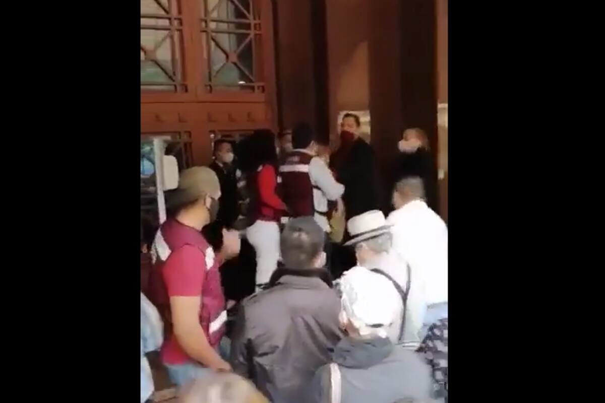 VIDEO: Militantes de Morena rechazan candidatura de Clara Luz Flores en NL; protestan en evento