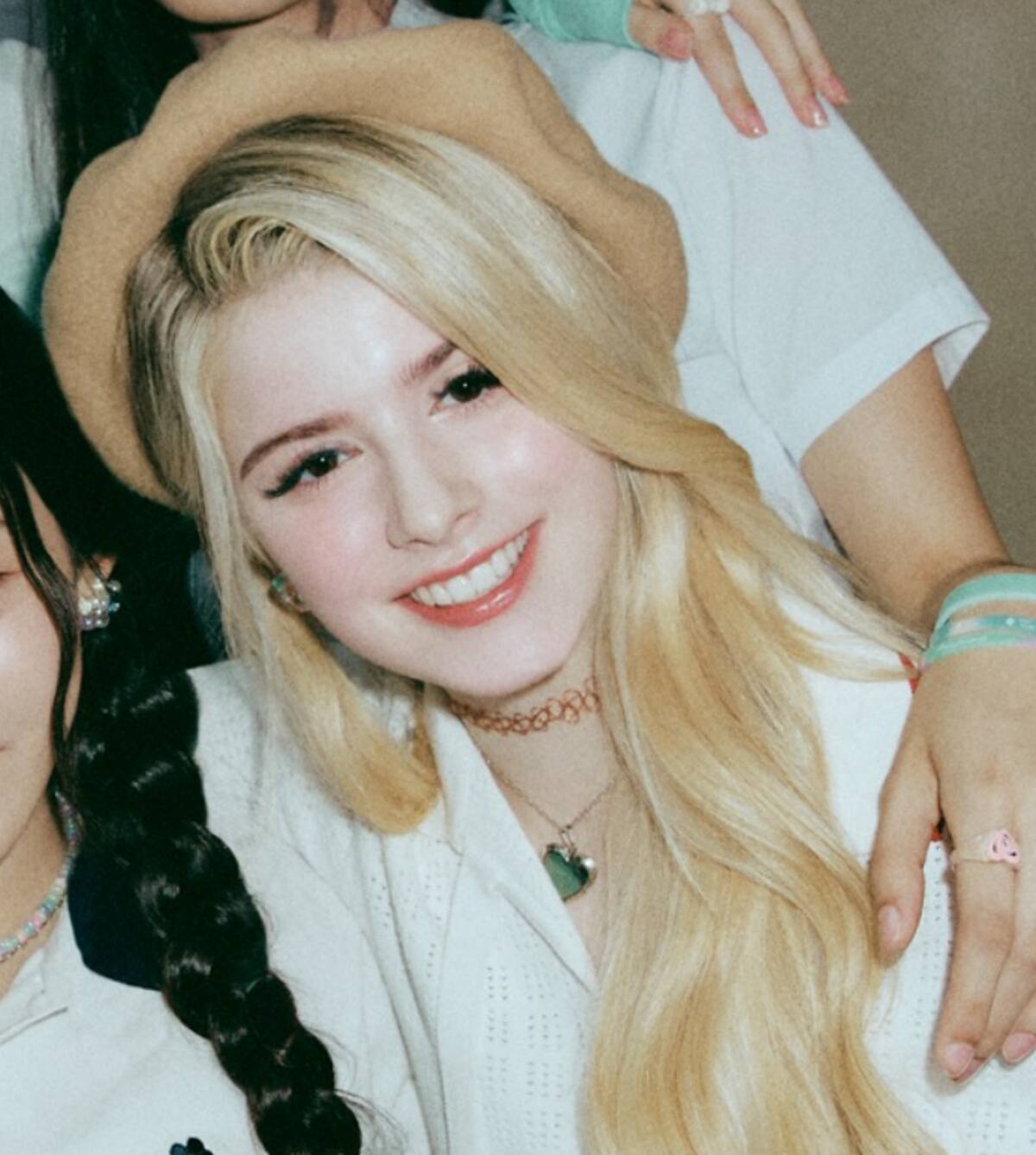 KG de VCHA. / JYP Entertainment.