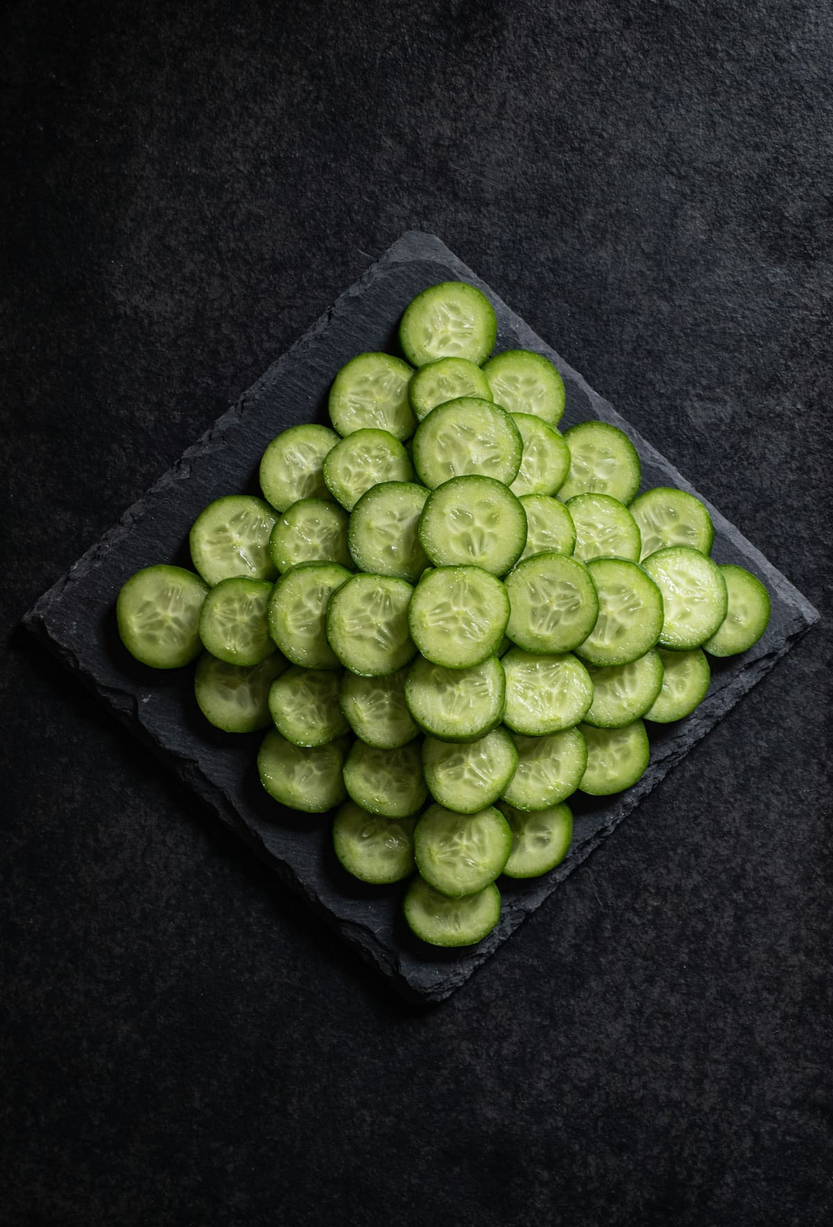 ¿Sabías que el pepino es casi en su totalidad agua? Por eso es tan hidratante. FOTO: UNSPLASH