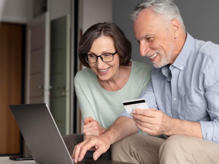 7 tips para que adultos mayores realicen compras seguras en línea