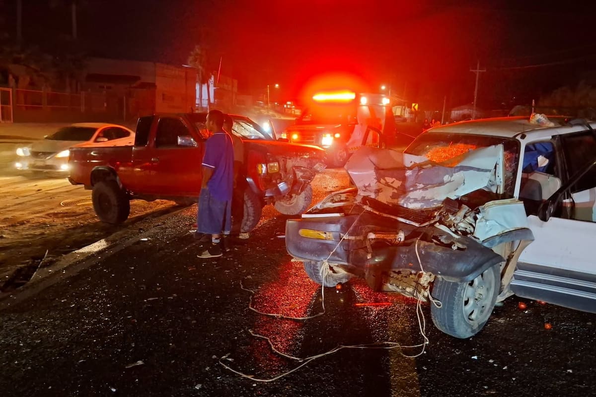 Accidente en San Quintín deja cuatro lesionados, entre ellos un bebé de 5 meses