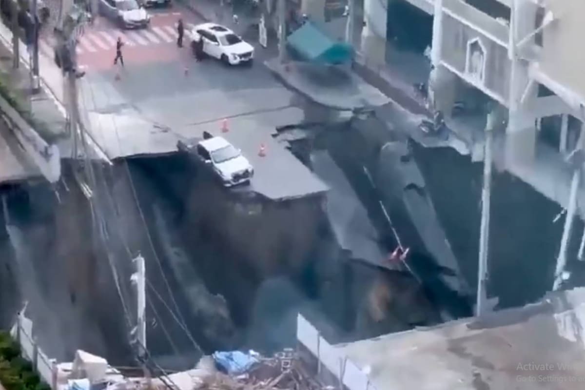 Enorme socavón de 50 metros provoca caos en Bangkok