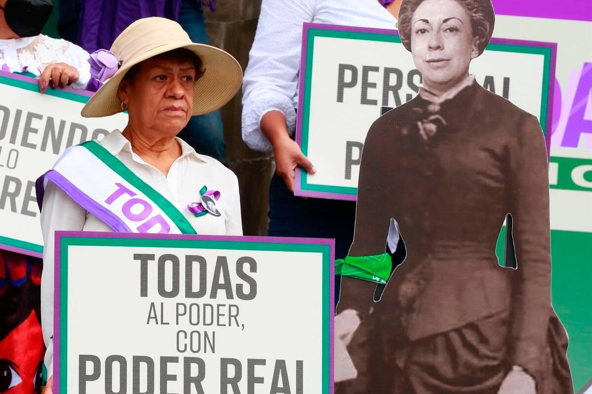 Feministas lanzan la fuerza política Todas México ante violencia y pobreza