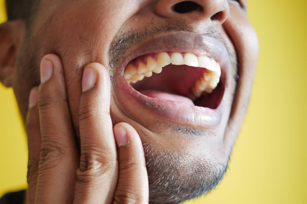 ¿Deberías preocuparte si tus encías sangran? Cómo saber cuándo ir al médico