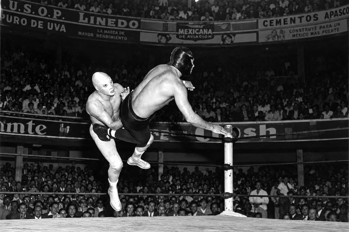 El Santo contra Black Shadow en 1952.