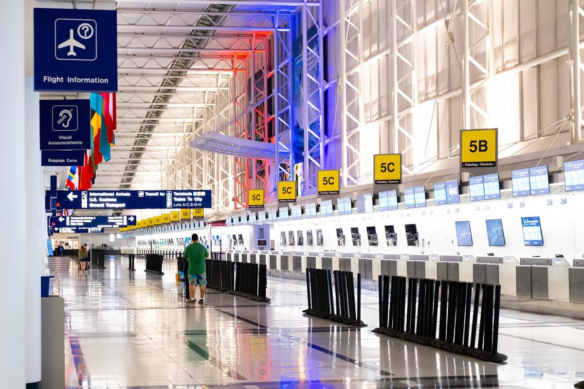 Turismo aéreo de México liga dos meses a la baja