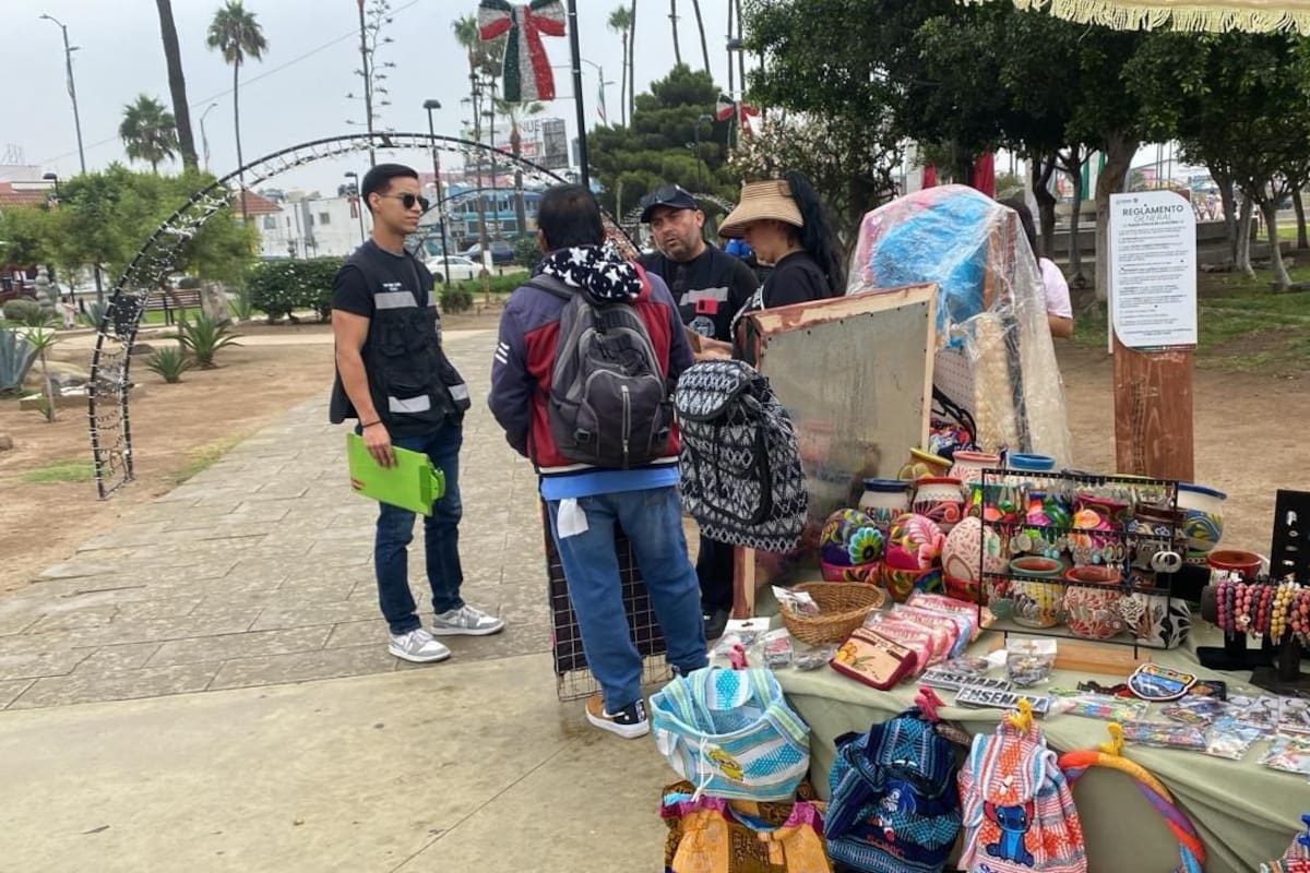 Ambulantes del Mercado Negro se quieren mover a la Plaza Cívica