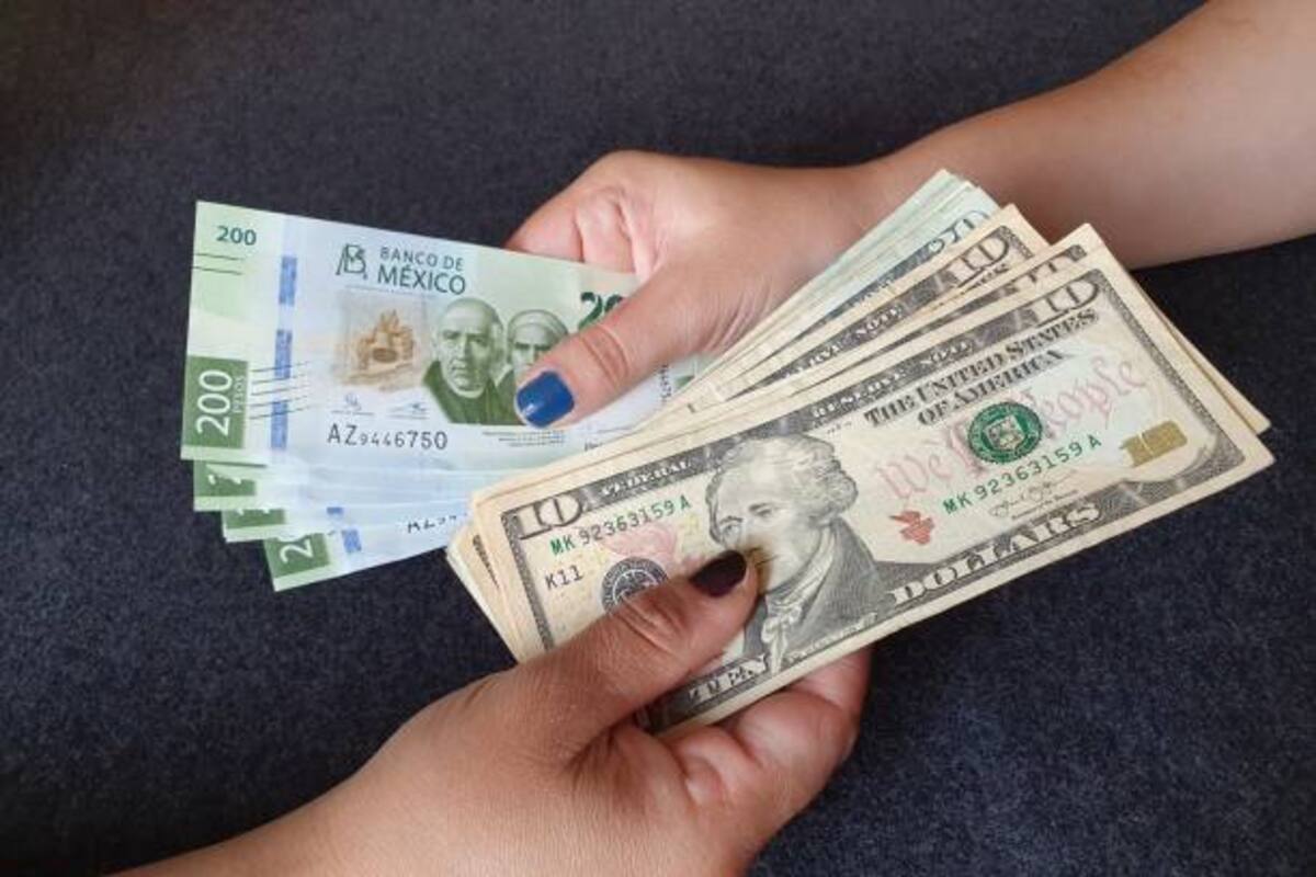 El dólar podría llegar a 20 pesos, prevé Banco Base