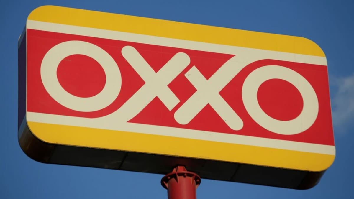 Oxxo revela que para poner una sucursal no necesita inversión monetaria inicial al operar bajo un modelo de comisión mercantil y no como franquicia, permitiendo a particulares liderar una tienda con un equipo de seis personas