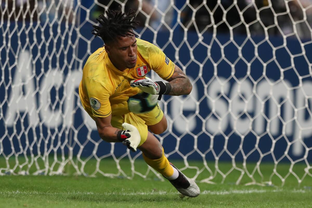 Gallese se agranda en penales y pone a Perú en semifinales