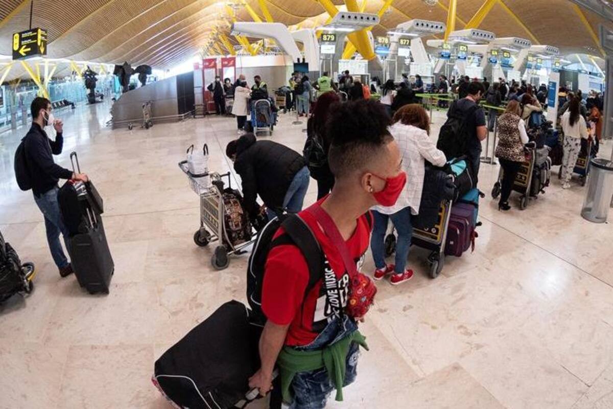 España exige desde mañana una PCR negativa a los viajeros de países de riesgo