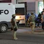 Un hombre murió luego de ser agredido a balazos al interior del negocio Manzana Smoke Shop en la colonia Loma Linda, durante la tarde de hoy