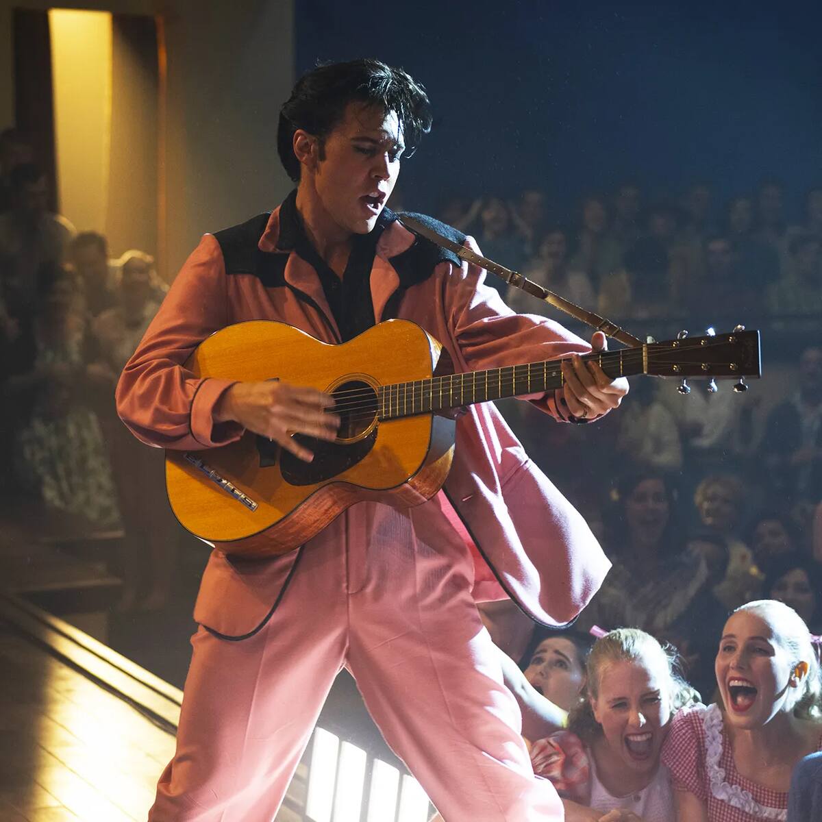 Austin Butler como Elvis Presley