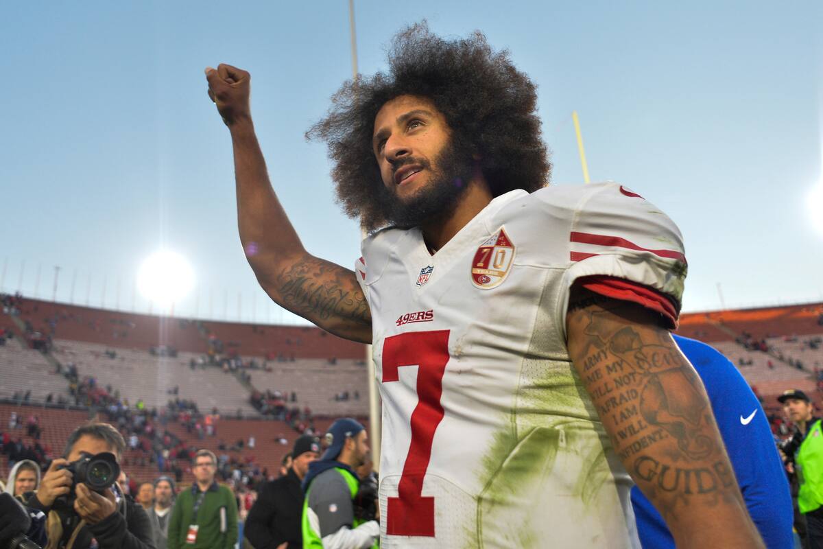 Lanzará ex quarterback Colin Kaepernick libro autobiográfico