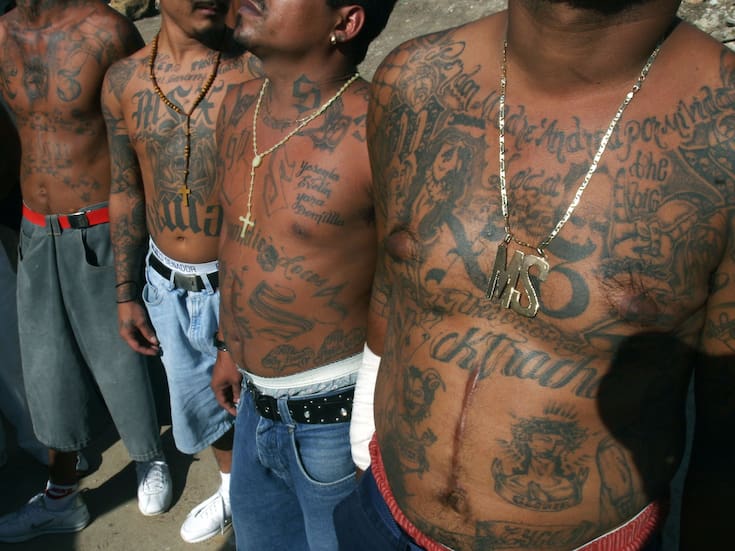Pandilleros de la MS-13 reciben condenas de hasta 1,335 años de prisión en El Salvador