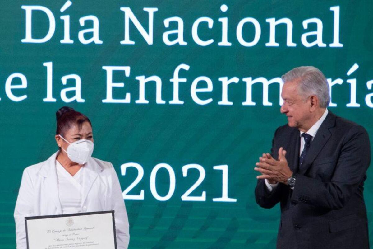 Gobierno de AMLO entrega reconocimiento al Mérito en la Enfermería