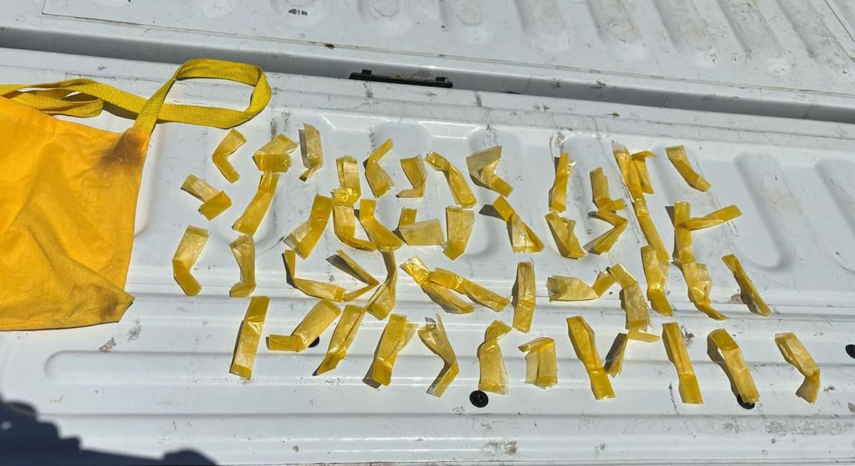 Los policías utilizaron drones para ubicar la cueva que les dijeron en la llamada anónima.