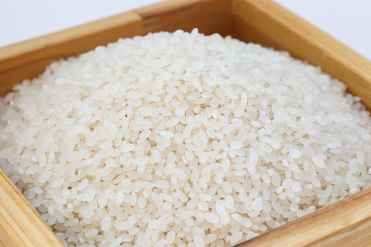 ¿Cuántas veces es necesario lavar el arroz antes de cocinarlo?