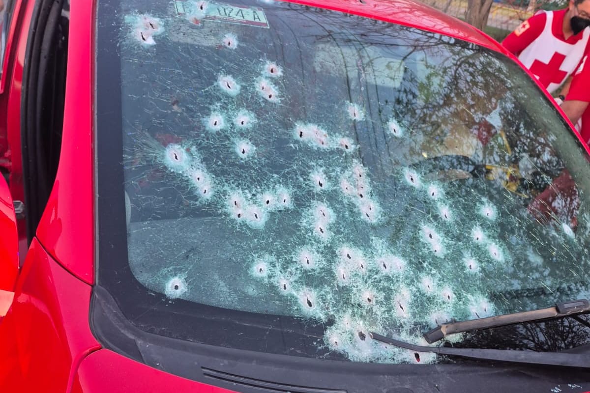 Acribillan a hombres en Virreyes y buscan ayuda en caseta policial