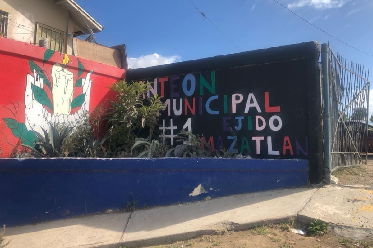 Detienen a 4 personas entre ellas un menor por disparar al aire en panteón municipal