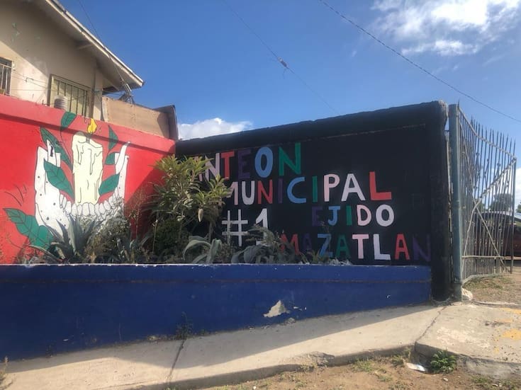 Detienen a 4 personas entre ellas un menor por disparar al aire en panteón municipal