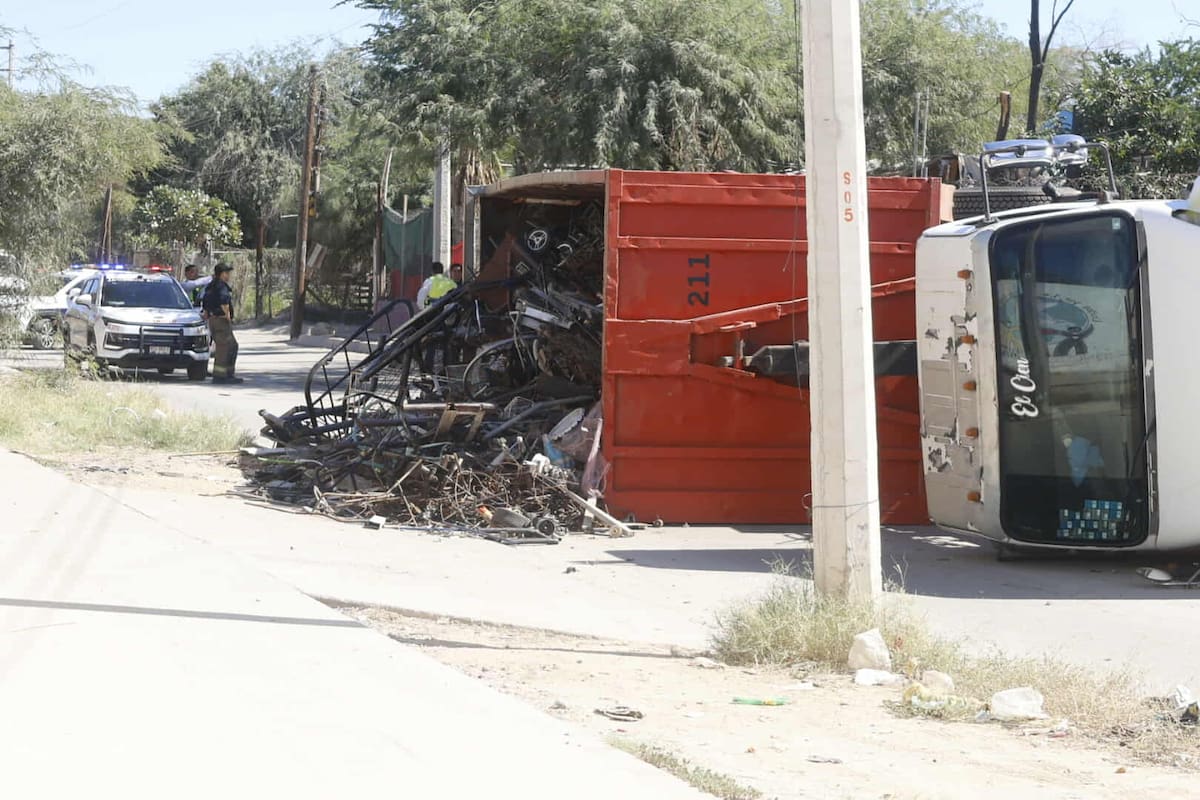 El accidente ocurrió en la colonia 4 de Marzo; el conductor resultó ileso y solo se registró un derrame de combustible. Foto: GH