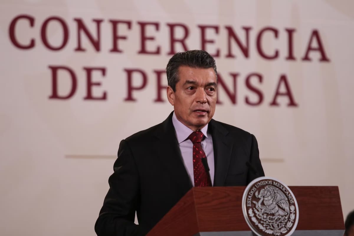 Rutilio Escandón Cadenas, exgobernador de Chiapas, propuesto como cónsul general de México en Miami, enfrenta críticas por su gestión estatal.