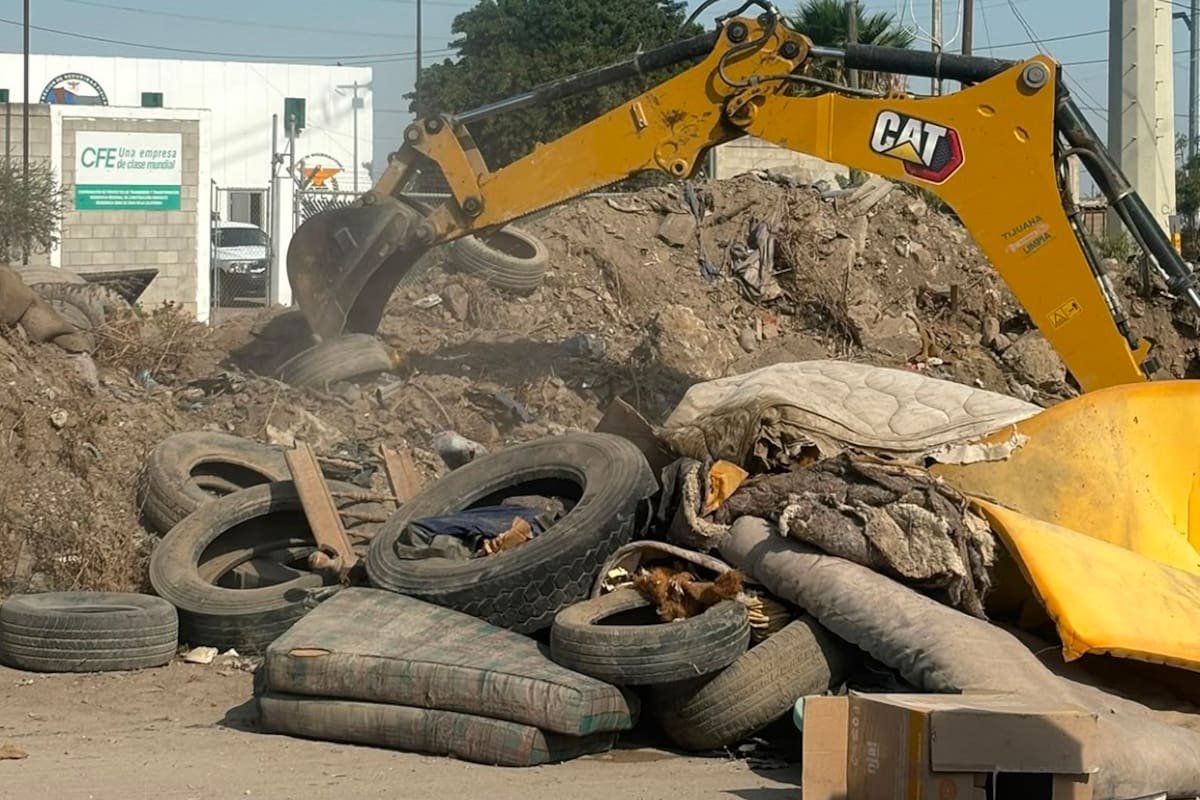 Retiran 135 toneladas de basura en colonia Granjas Familiares del Matamoros con operativo de limpieza en Tijuana