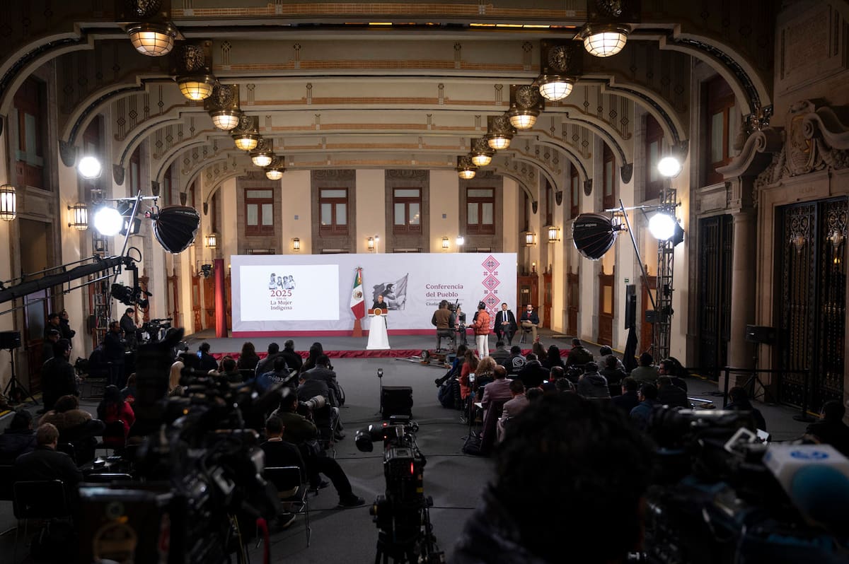 México, 16 de diciembre de 2025. La doctora Claudia Sheinbaum Pardo, presidenta Constitucional de los Estados Unidos Mexicanos en conferencia de prensa matutina, “Conferencia del Pueblo”. Foto: Saúl López / Presidencia