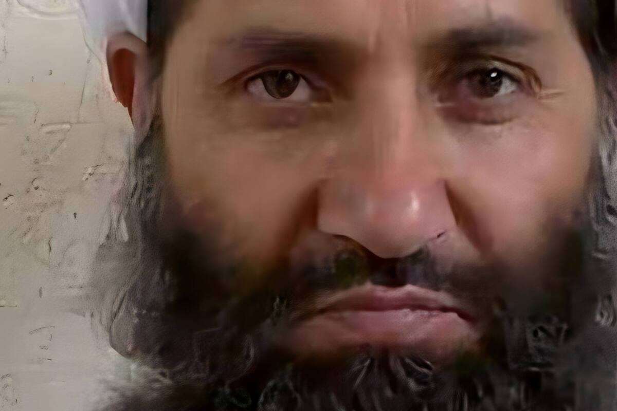 Hibatullah Akhundzada, líder supremo de los talibanes, hace su primera aparición en Afganistán