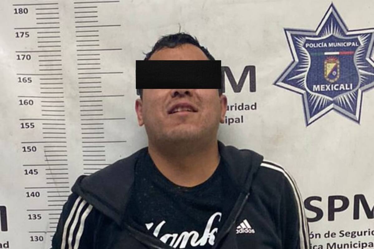 Arrestan a dos hombres por golpear a su vecino