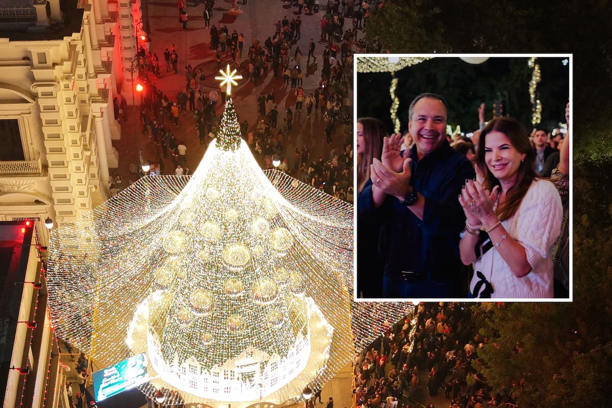 Viven familias de Hermosillo encendido de árbol navideño del Gobierno Municipal