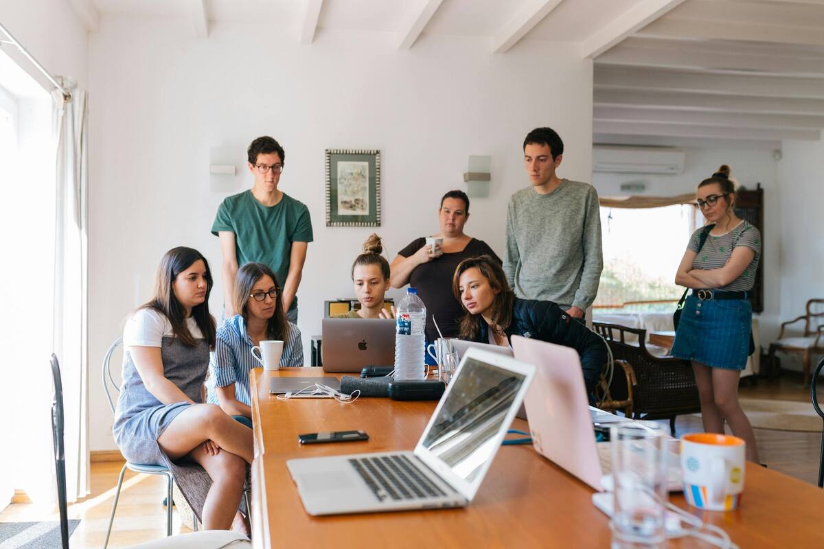 Emprende tu camino hacia la riqueza: ¿Cómo puedes iniciar un negocio rentable ?