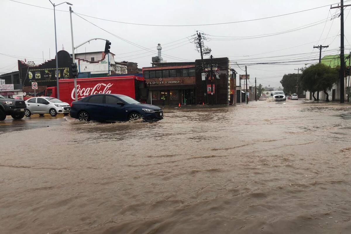 Notifican a habitantes de 345 viviendas en zonas de alto riesgo por lluvias en Rosarito