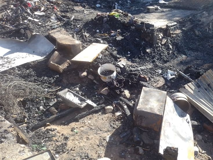 Incendio arrasa vivienda en Altiplano durante Navidad y deja a familia sin hogar