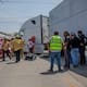 Joven queda prensado tras chocar contra un tráiler en el bulevar Bellas Artes