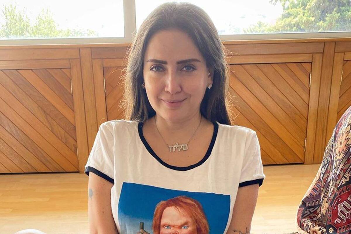 En lencería de flores, Celia Lora calienta a sus seguidores